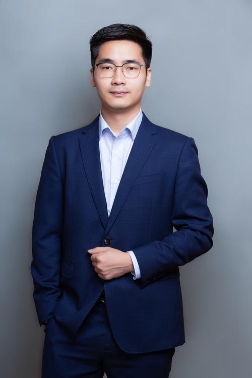 刘淑岳 品牌视觉系统总监